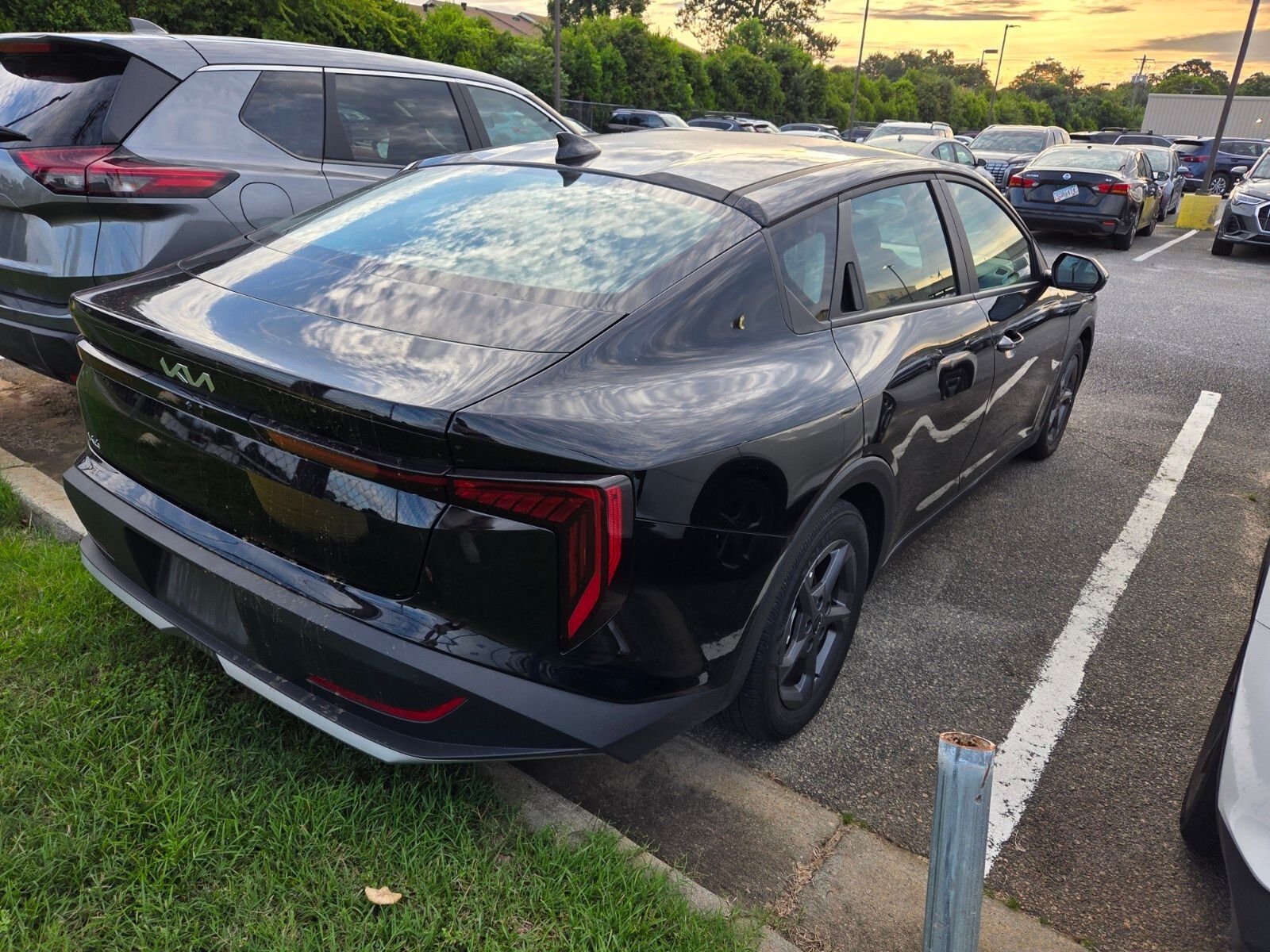 2025 Kia K4 LXS - Photo 9