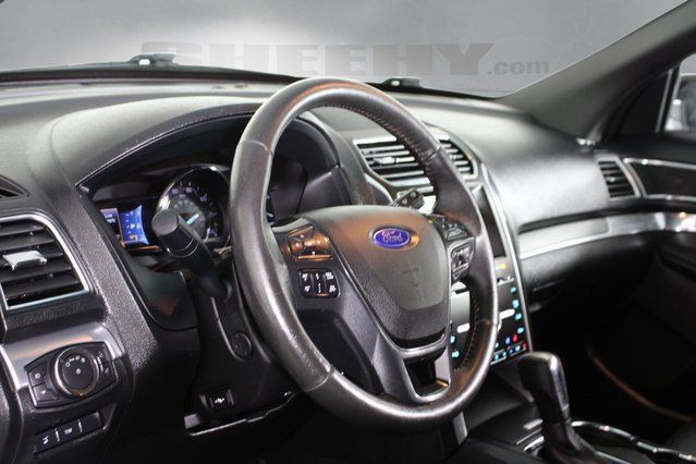 Used 2016 Gray Ford Sport image 4
