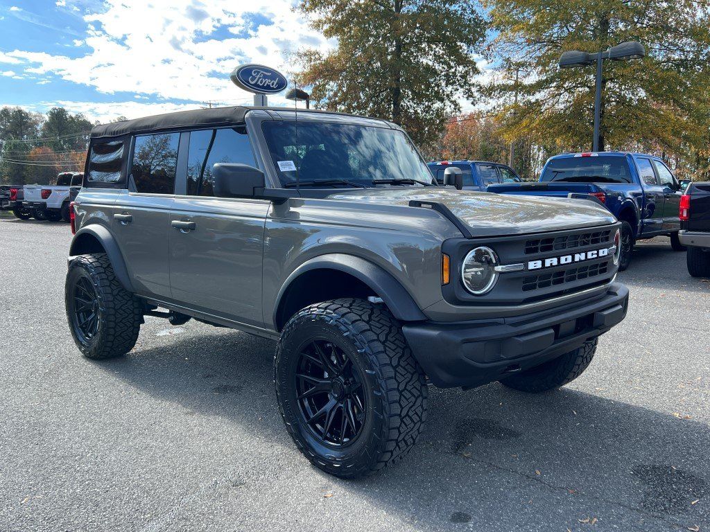 2025 Ford Bronco Base