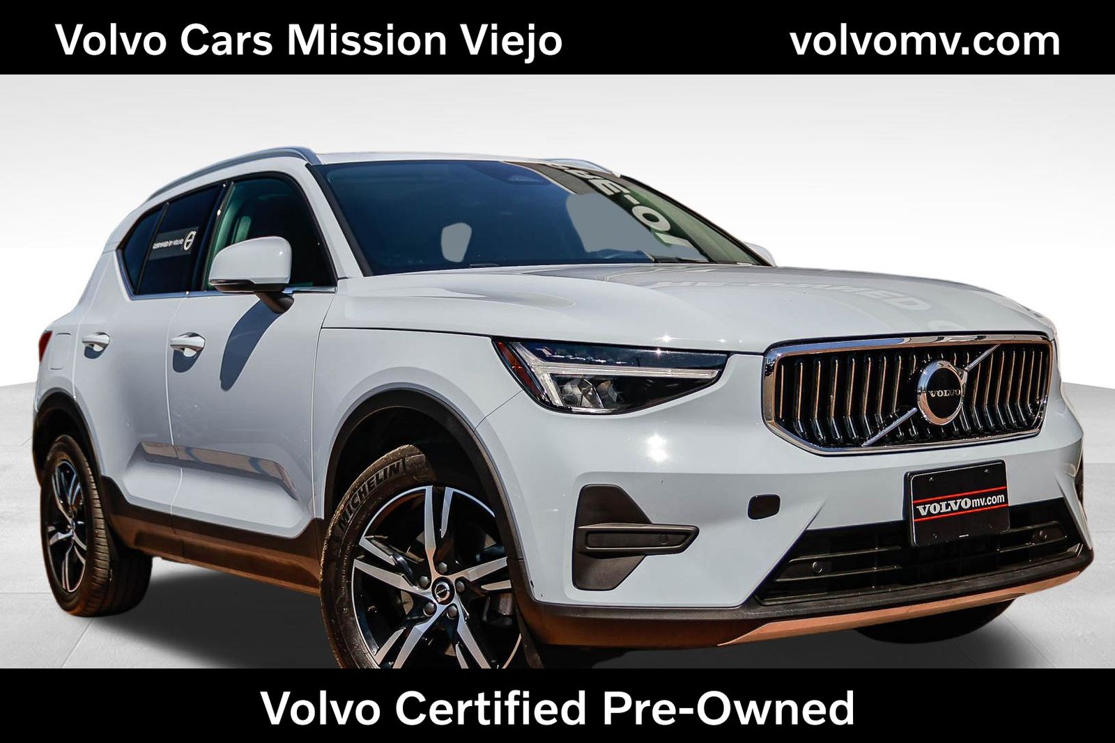 2025 Volvo XC40 B5 Core Bright Theme AWD