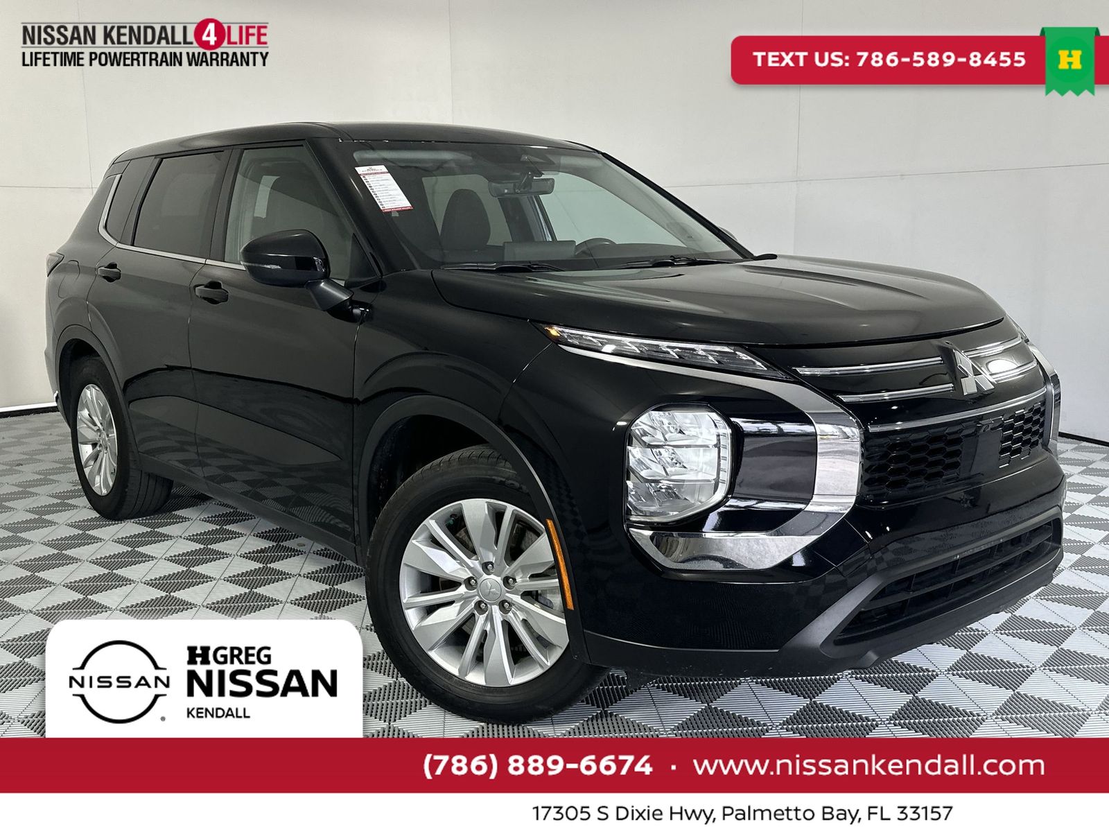 Black 2025 Mitsubishi Outlander ES FWD SUV / Crossover Front-Wheel Drive Continuously Variable Transmission