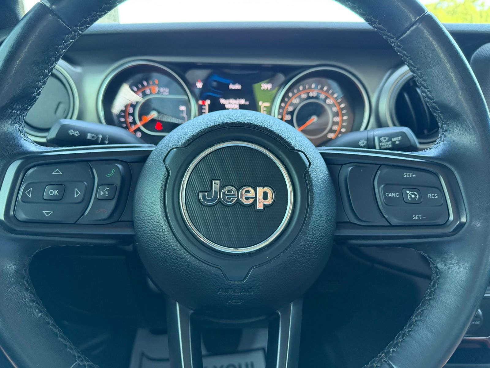 2022 Jeep Gladiator image 17