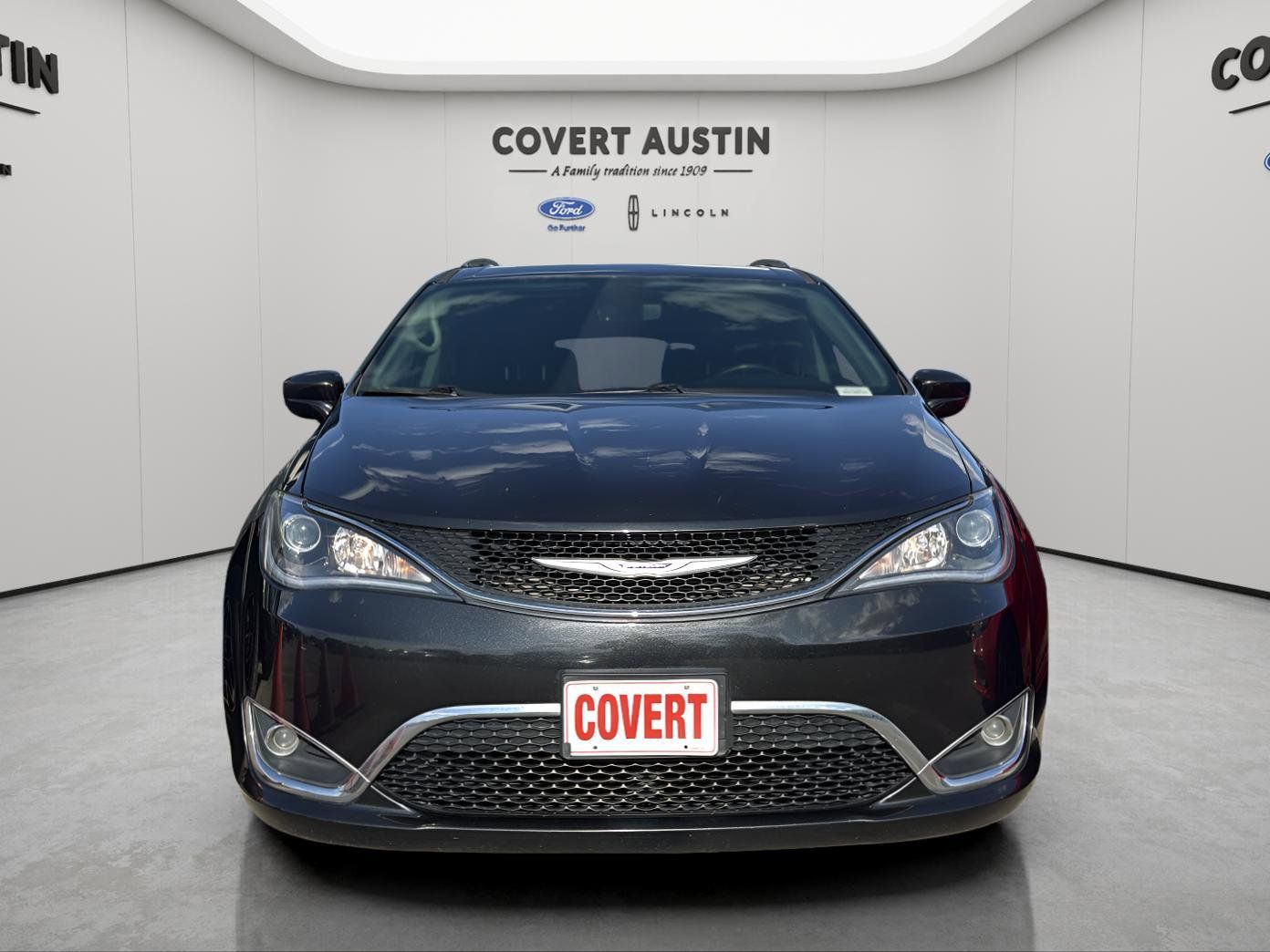 Used Car 2020 Chrysler Pacifica  Touring L For Sale Under $20,000 In Austin, Texas