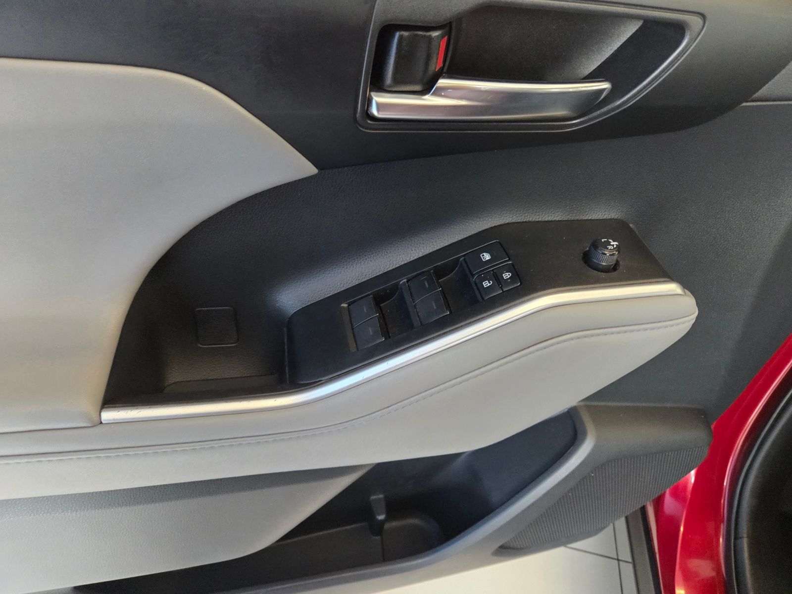 Used 2020 Red Toyota XLE image 13