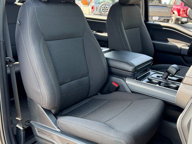 Used 2026 Agate Black Metallic Ford XLT image 33