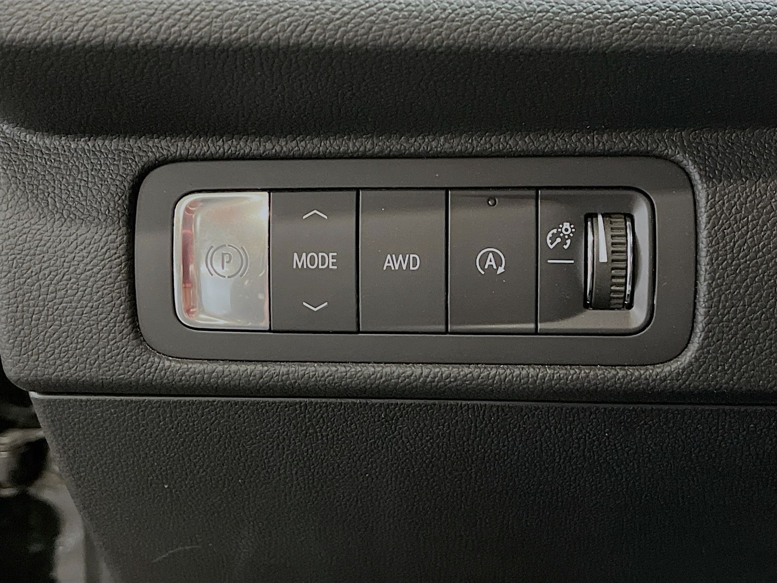 Used 2025 Black Chevrolet Z71 image 10