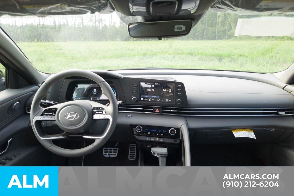 Used 2025 Gray Hyundai SEL Sport image 18