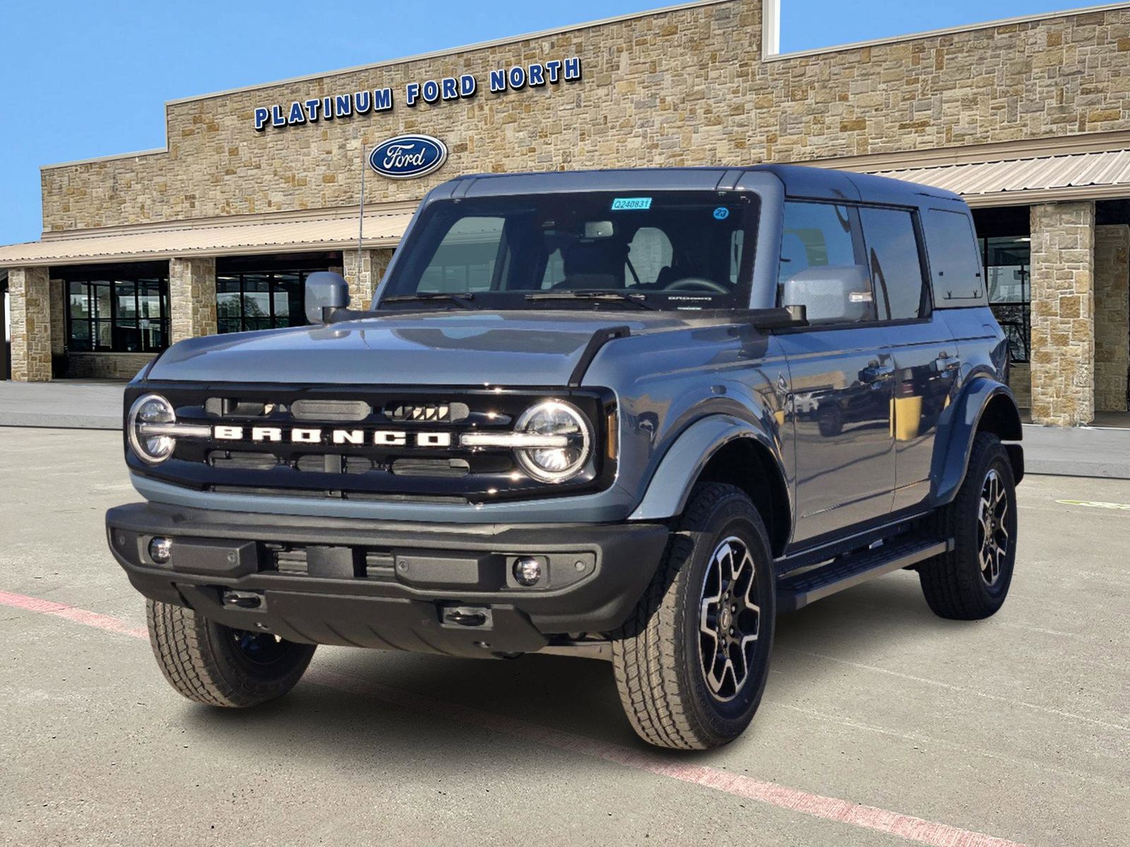 2024 Ford Bronco Outer Banks 2