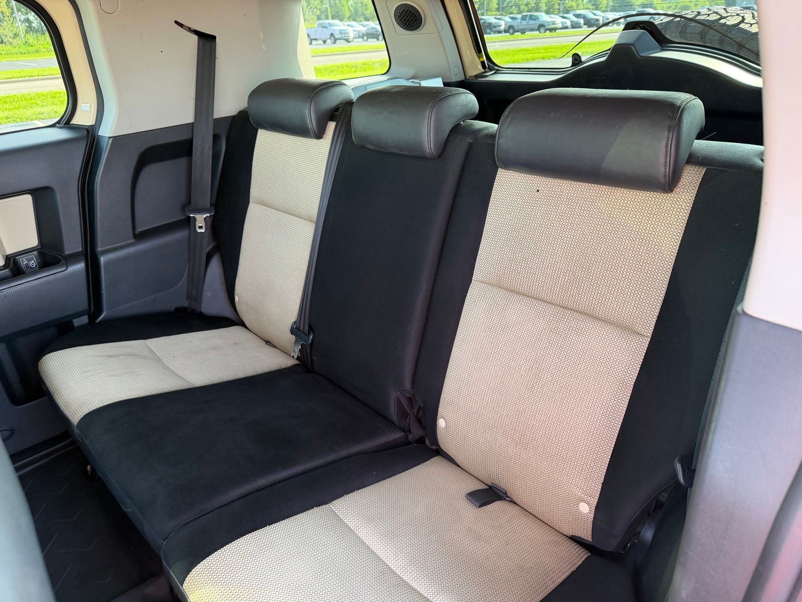 2010 Toyota FJ Cruiser image 14