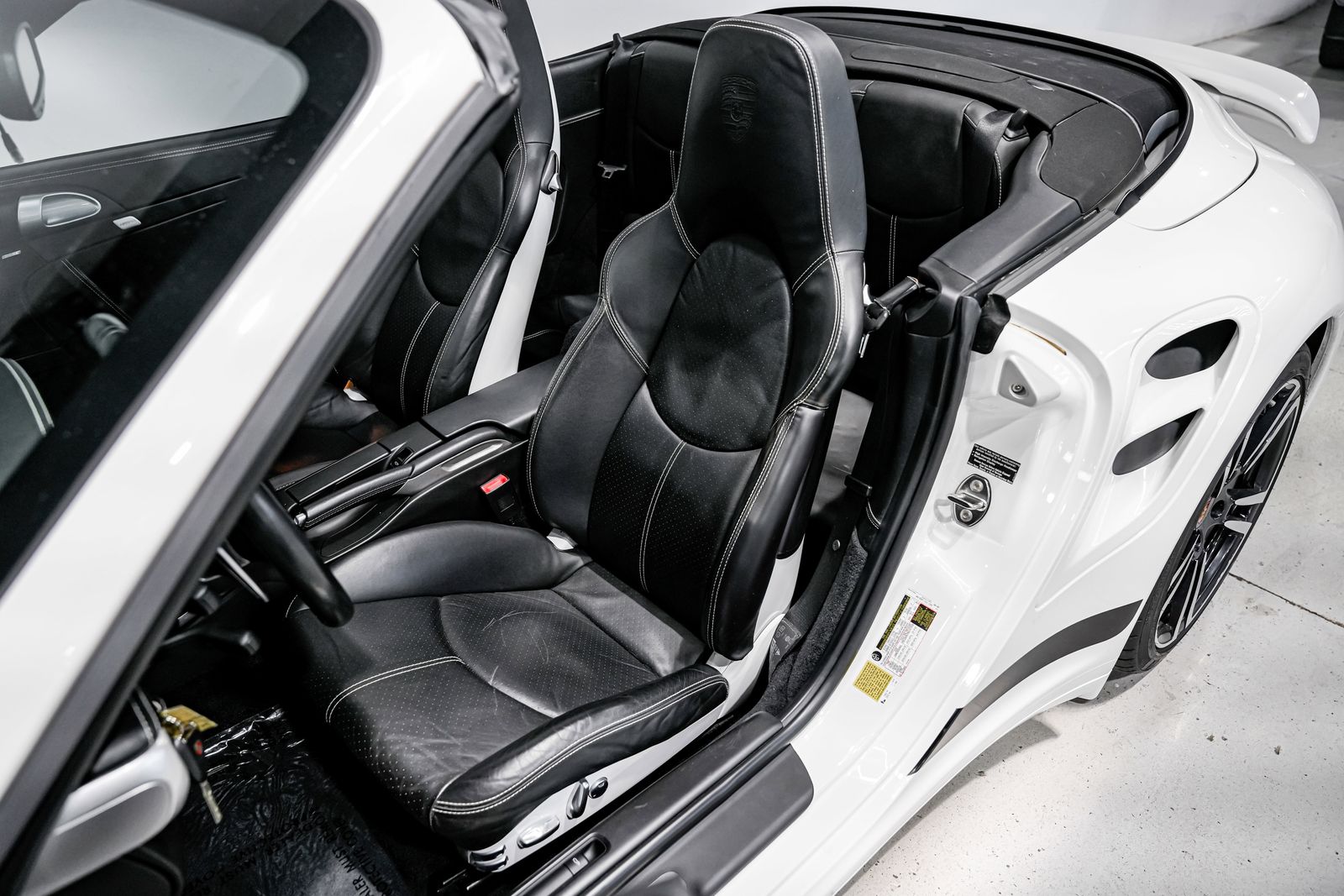 2011 Porsche 911 Turbo S — photo 21