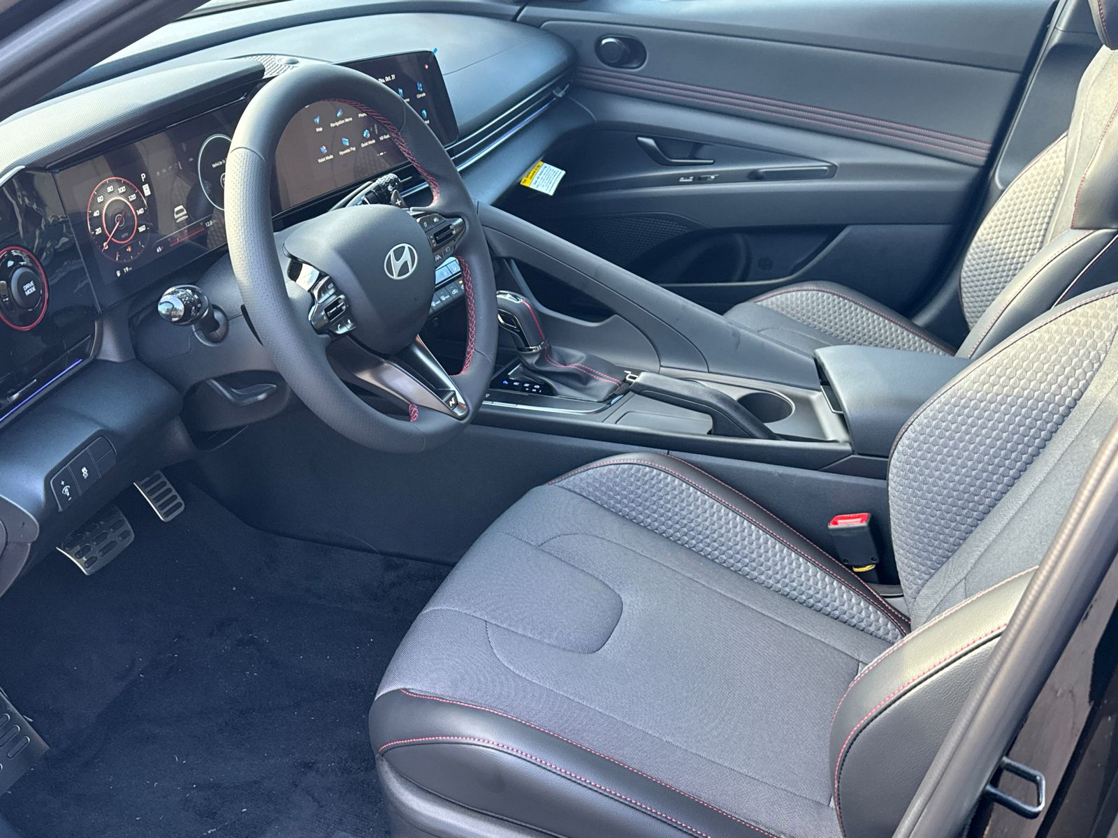 2025 Hyundai Elantra N Line photo 9