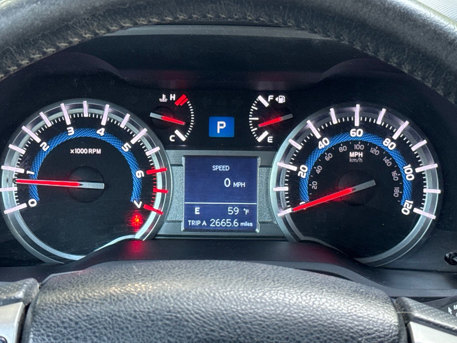 Used 2018 Super White Toyota SR5 image 5