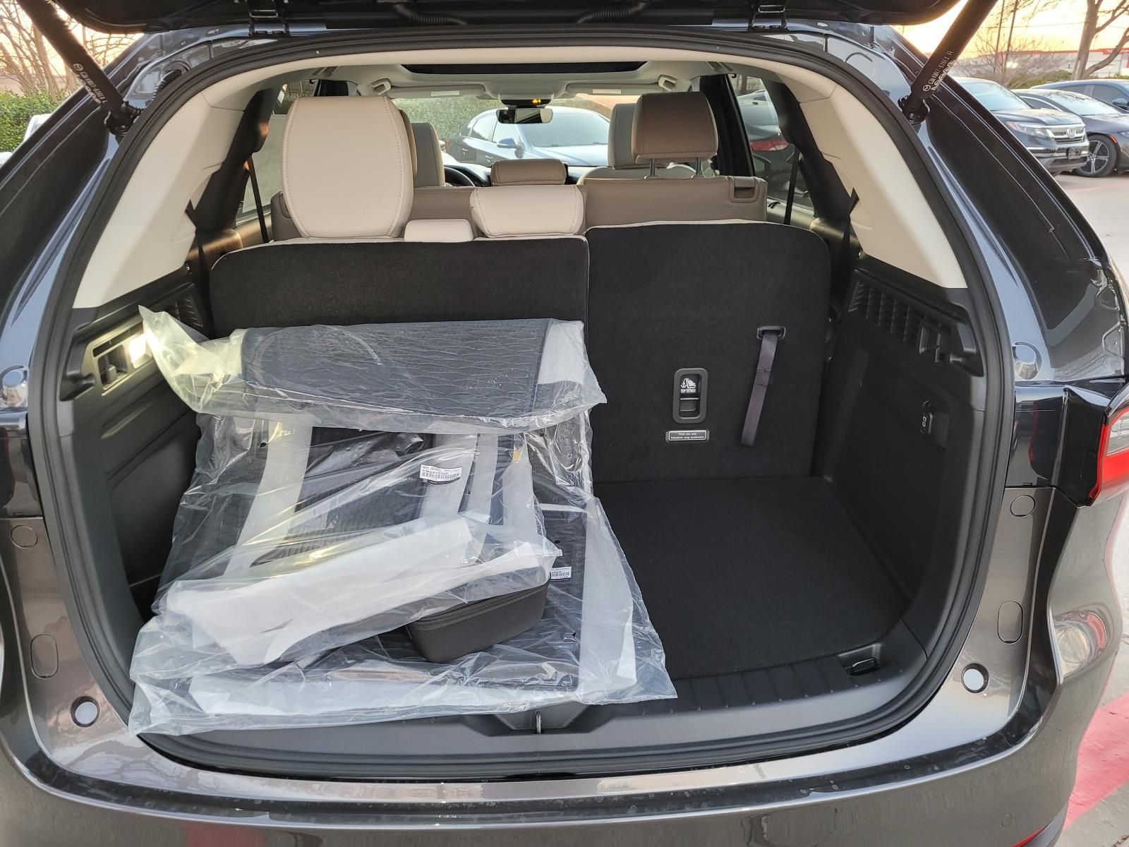 2026 Mazda CX-90 Premium Package - Photo 4