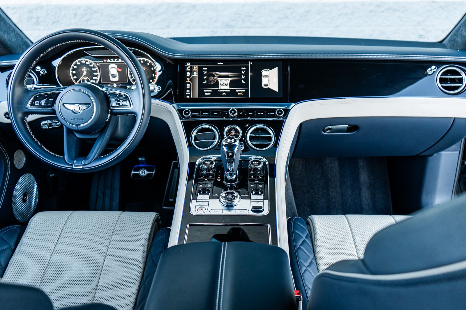 2022 Bentley Continental GT V8 photo 4