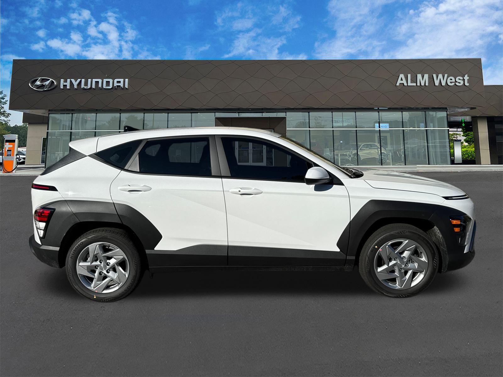Used 2026 White Hyundai SE image 4
