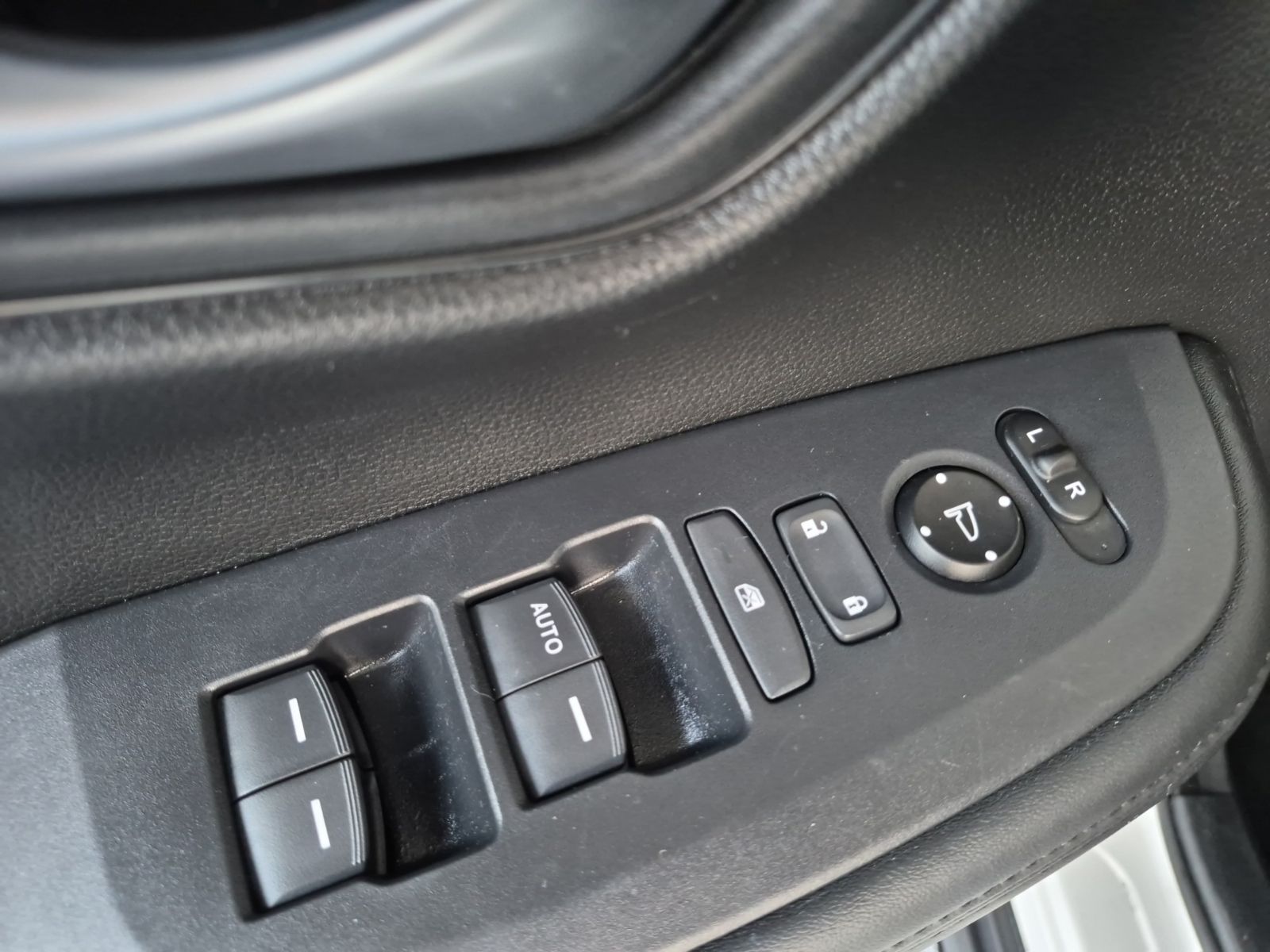 2025 Honda HR-V LX White at Martin Chrysler Dodge Jeep Ram