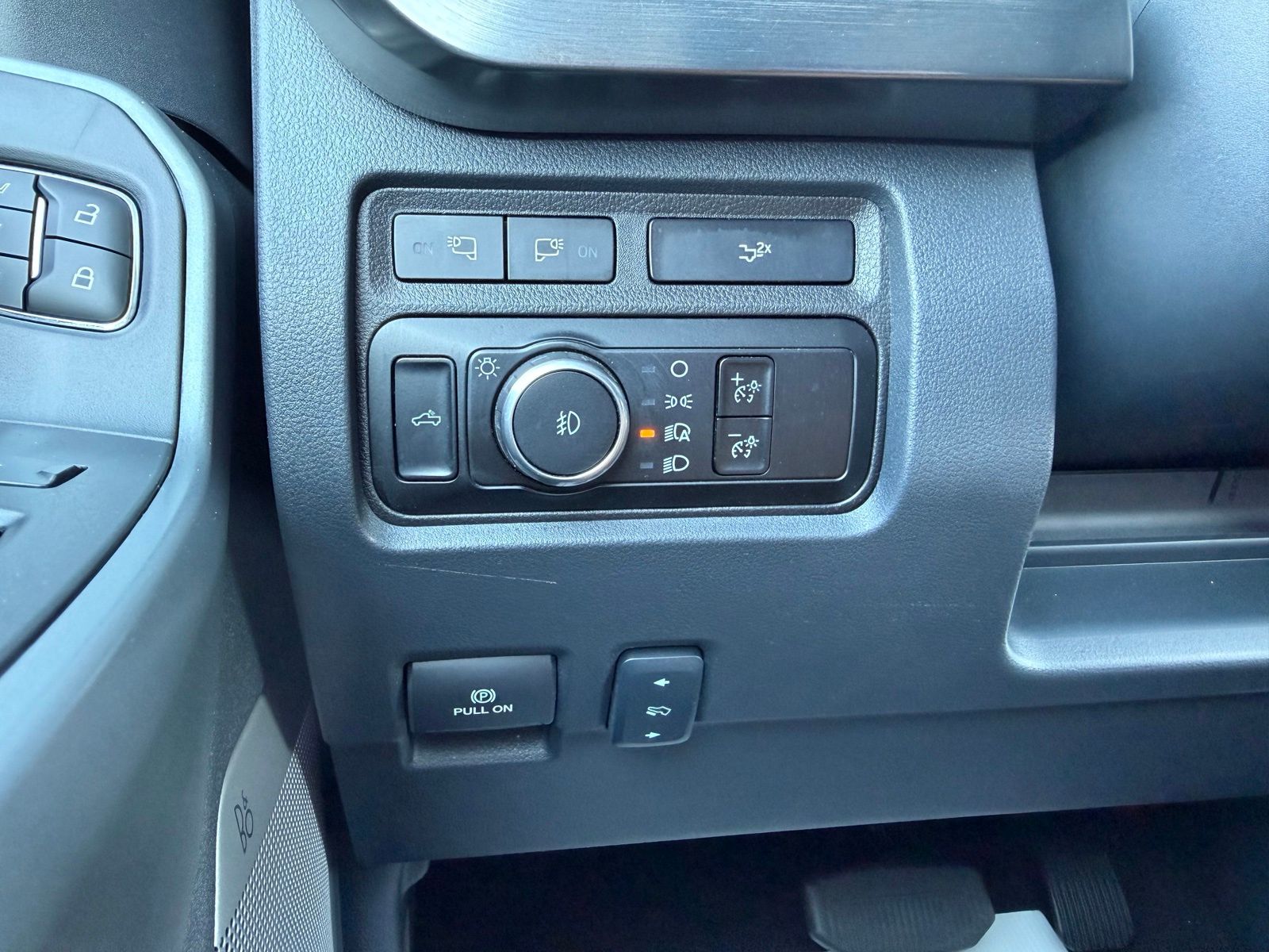 2024 Ford F-350SD image 24