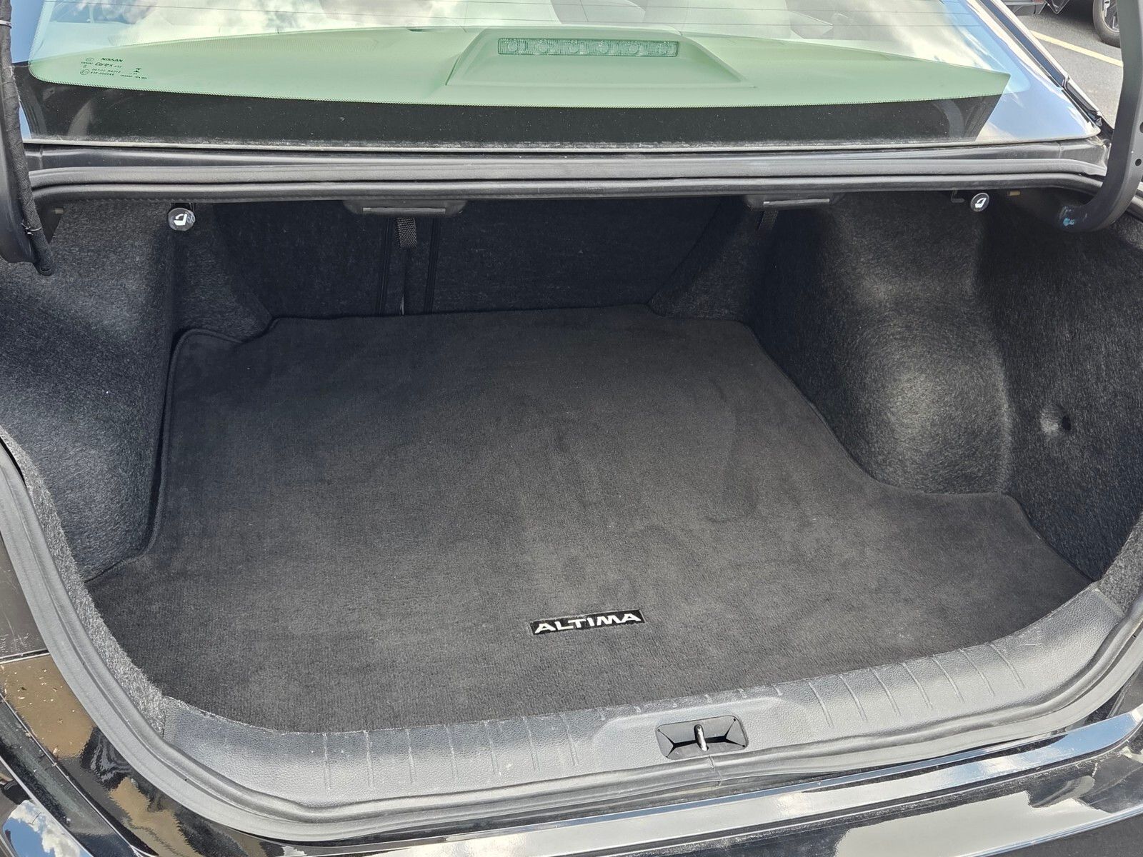 Used 2025 Super Black Nissan 2.5 SV image 12