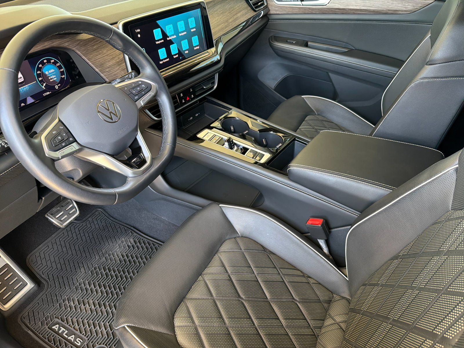 2024 Volkswagen Atlas 2.0T SEL Premium R-Line — foto completa 10 de 28