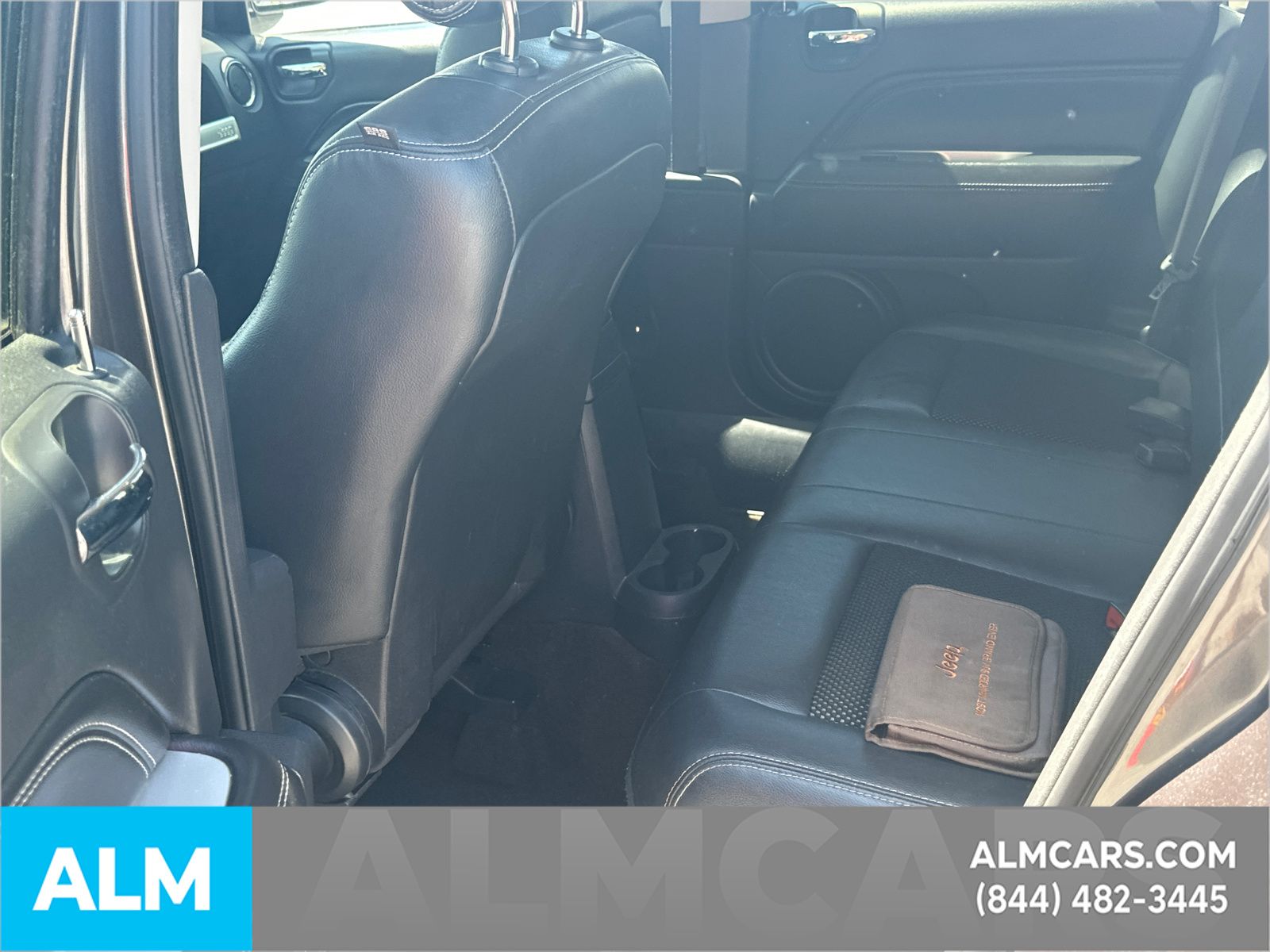 Used 2016 Granite Crystal Clearcoat Metallic Jeep Latitude image 12
