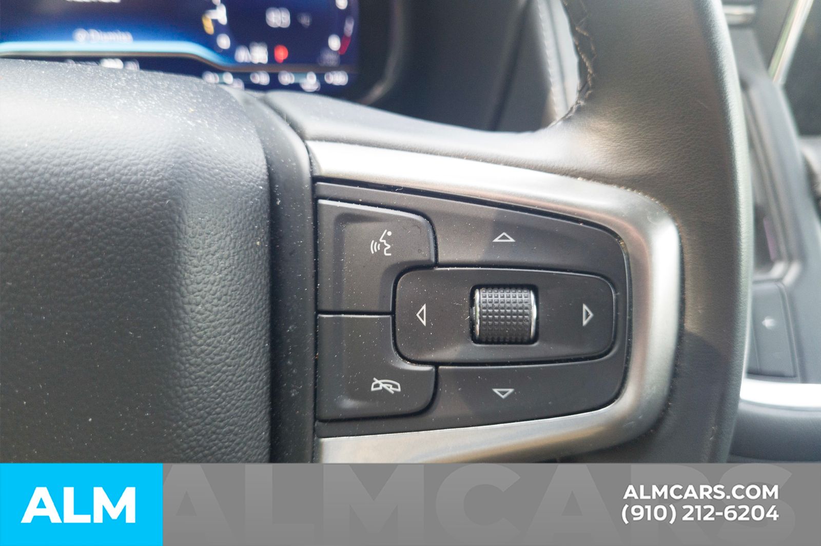 Used 2024 Summit White Chevrolet LT image 11