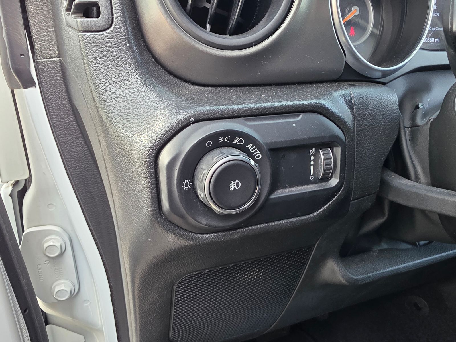 Used 2023 White Jeep Sport S image 22