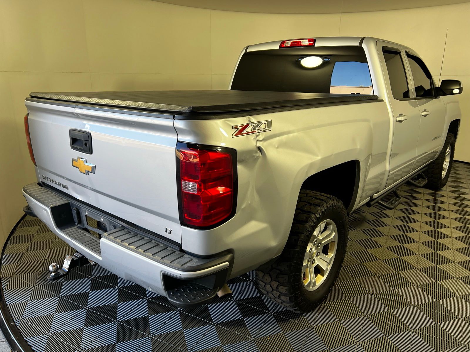 Thumbnail: 2017 Chevrolet Silverado 1500 - 5