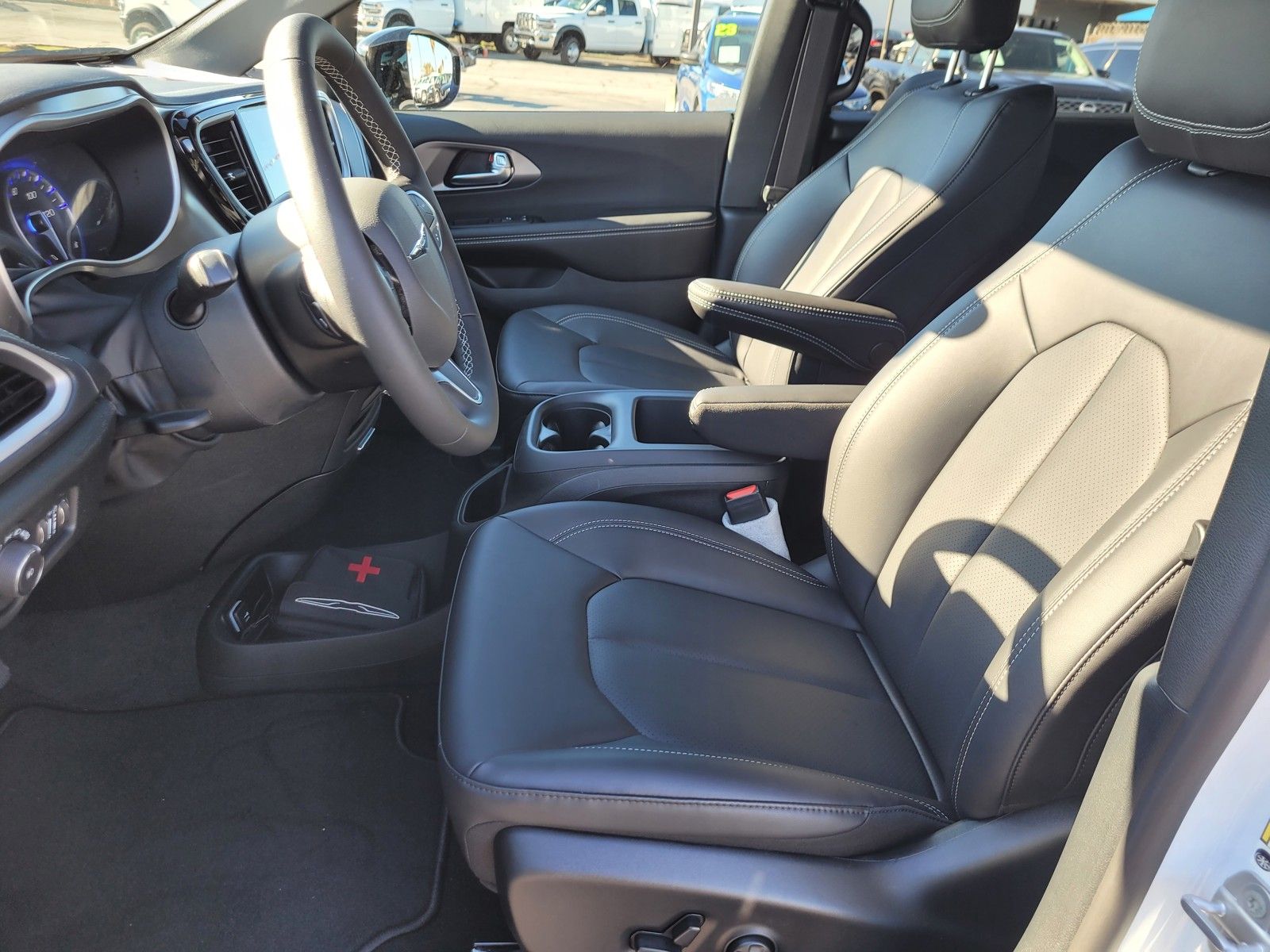 New 2026 White Chrysler Select image 12