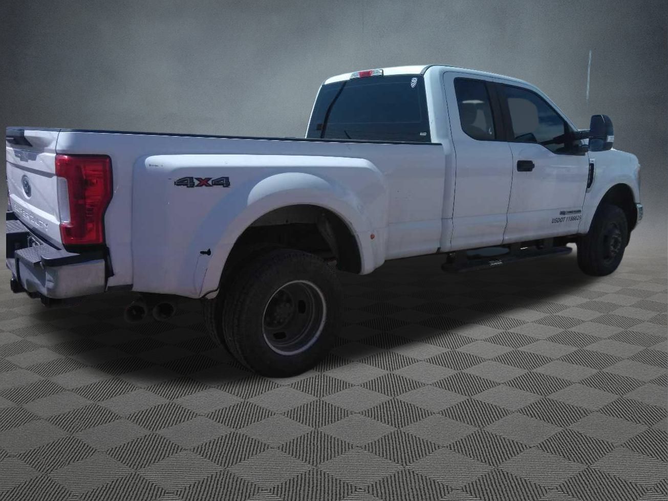 2017 Ford F-350SD XLT photo
