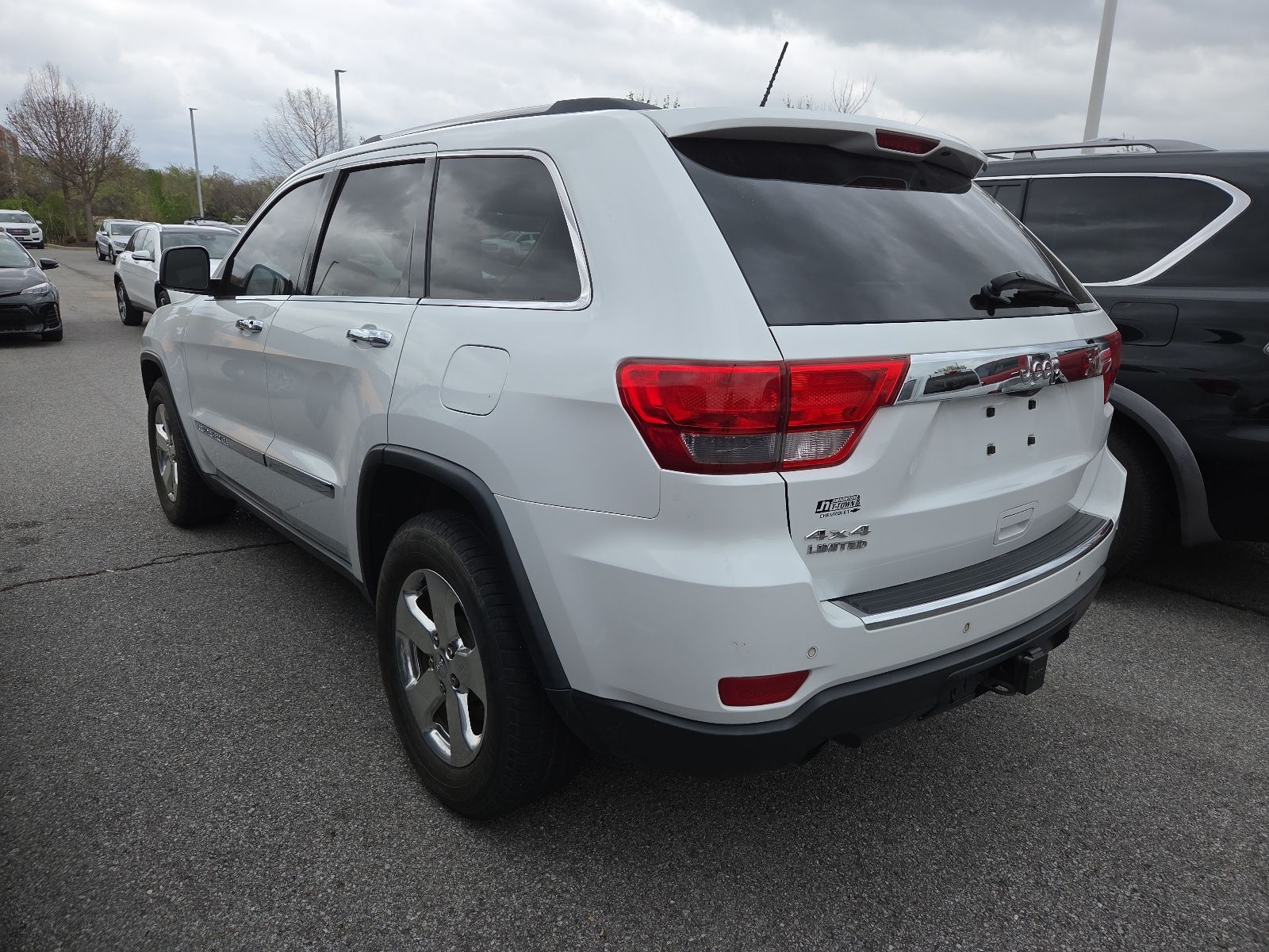 View vehicle photo 4