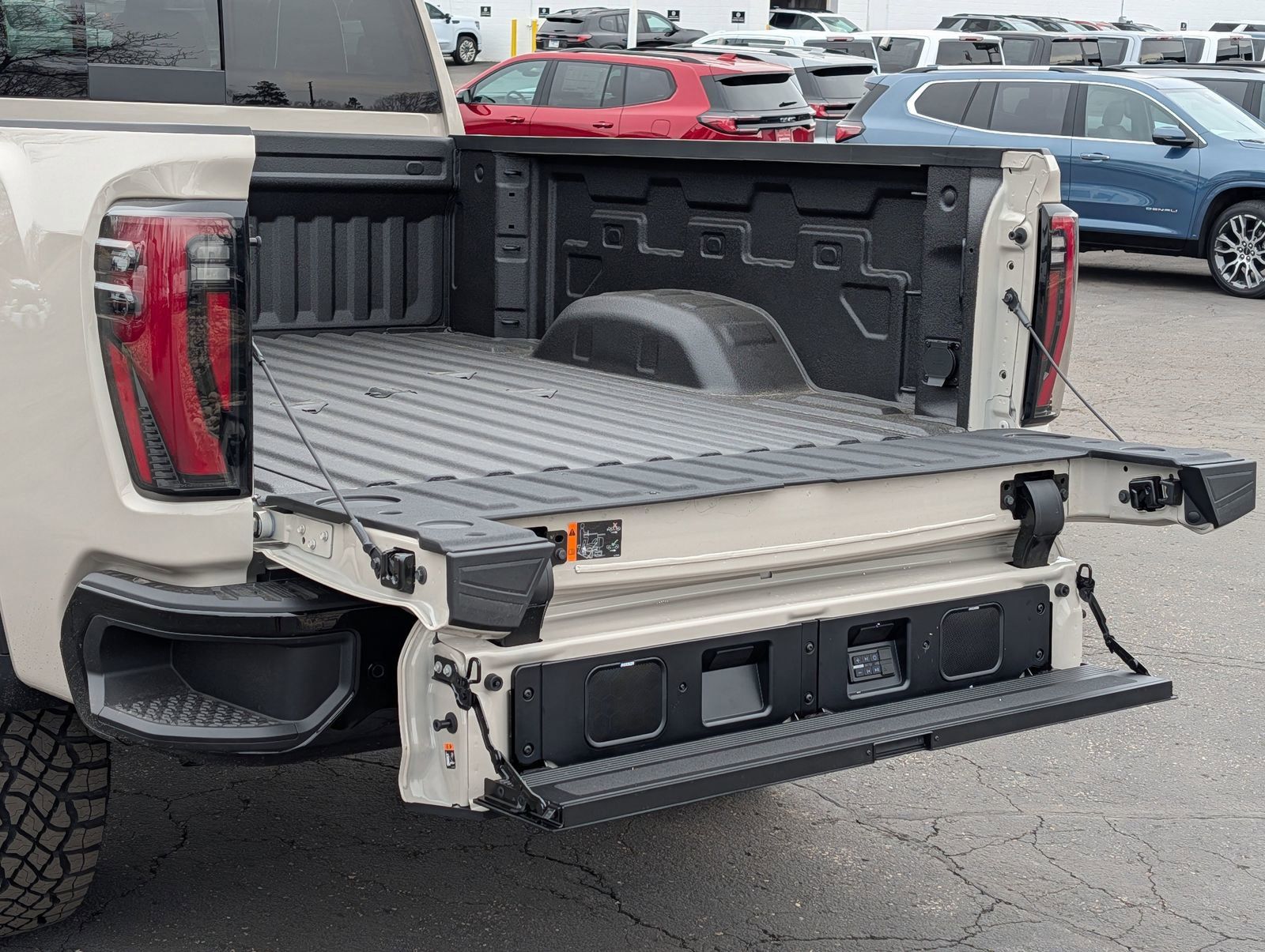 View vehicle photo 5