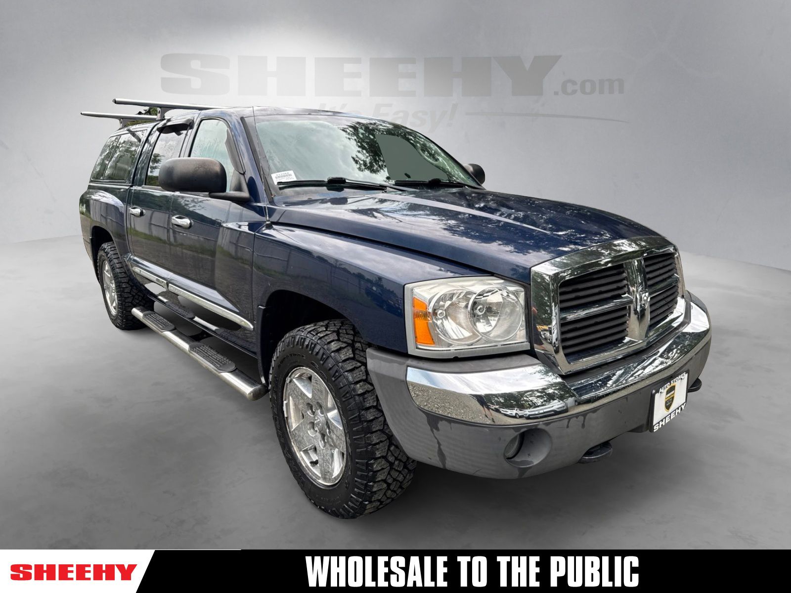Black Clearcoat 2005 Dodge Dakota Pickup Truck Four-Wheel Drive 5-Speed Automatic