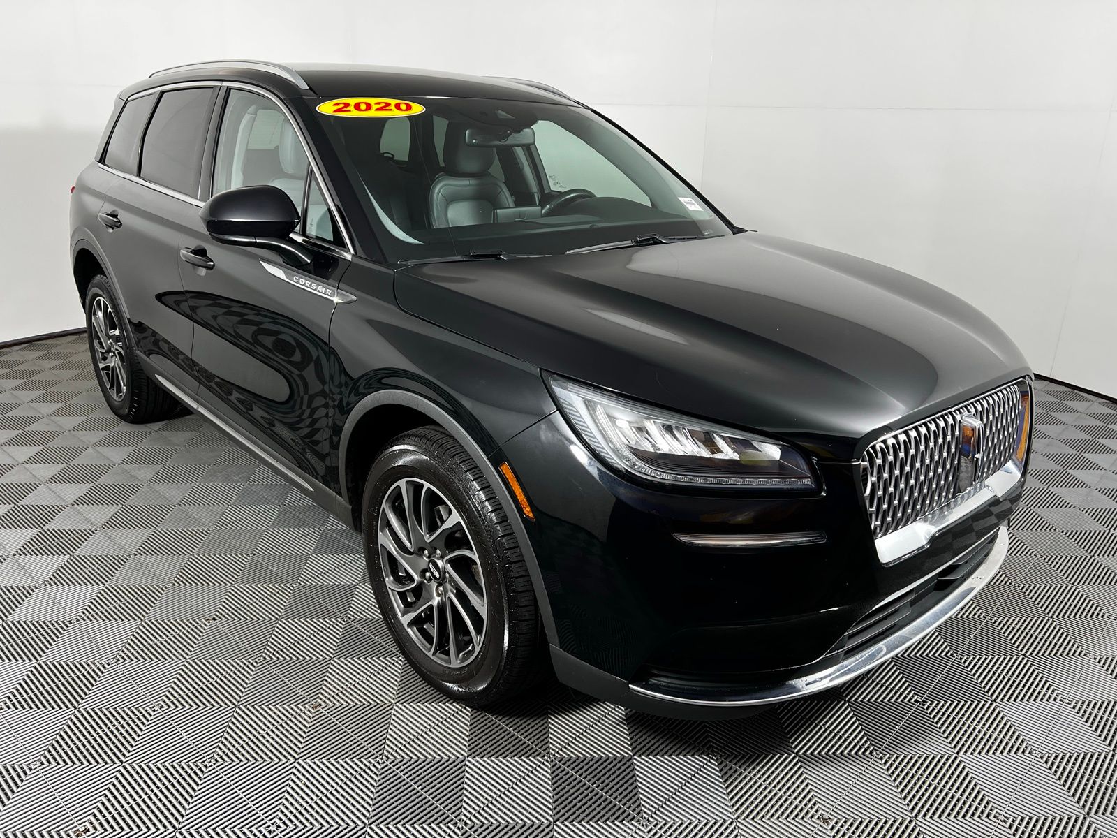 Thumbnail: 2020 Lincoln Corsair - 3