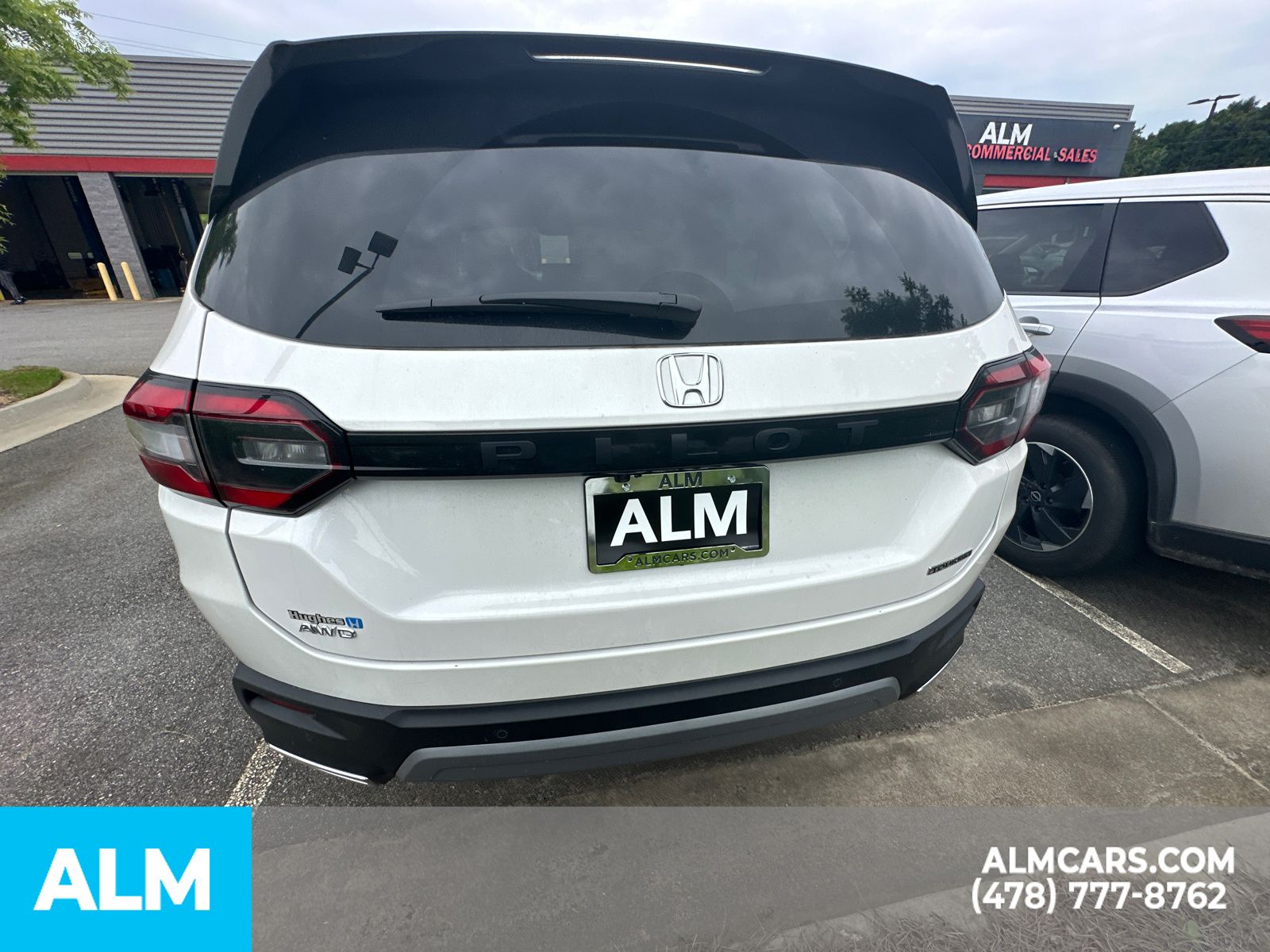 Used 2025  Honda Touring image 6