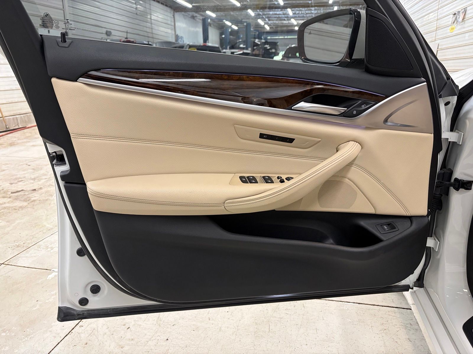 2018 BMW 5 Series 530i - Photo 11