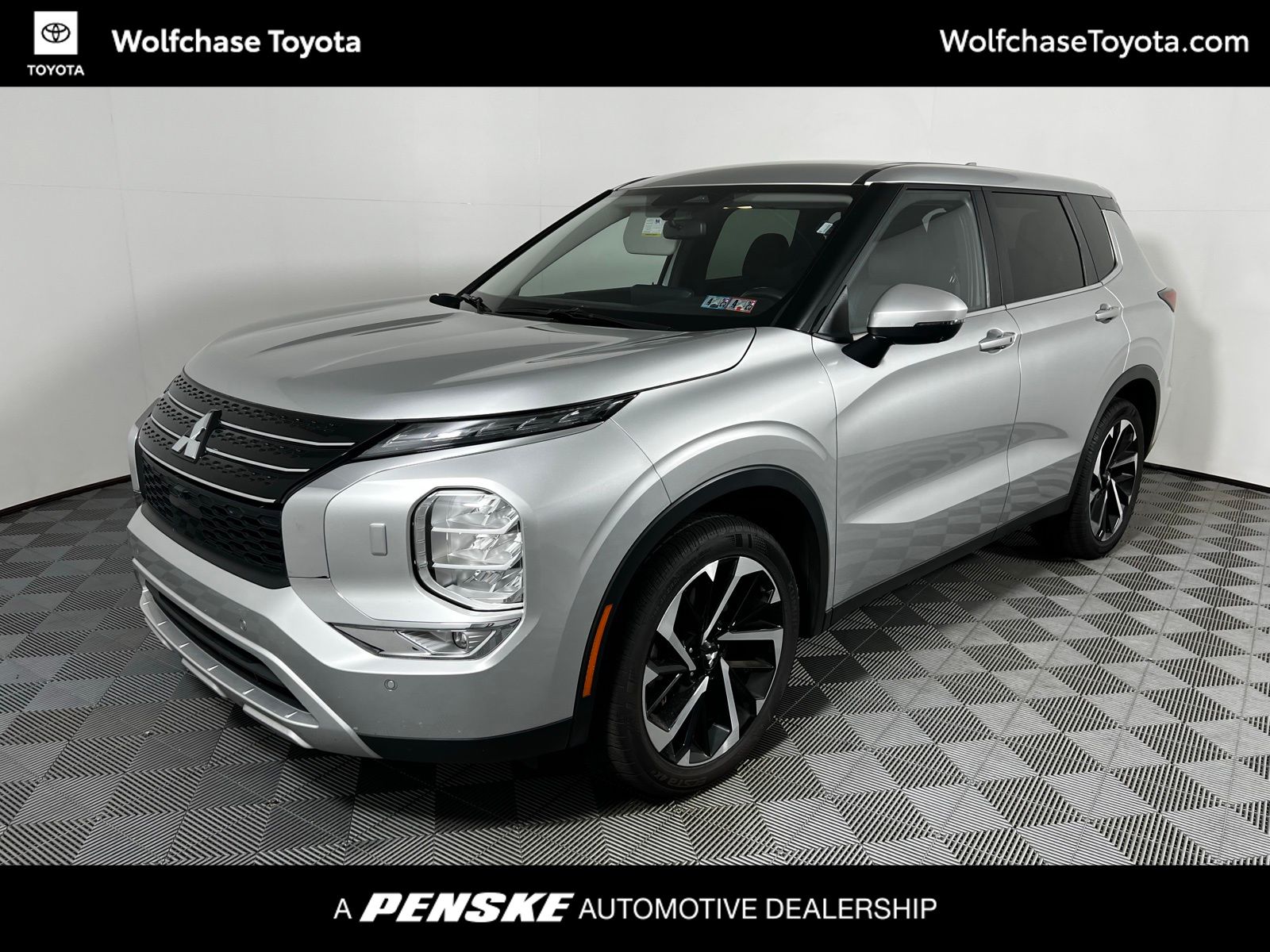 Thumbnail: 2024 Mitsubishi Outlander - 1