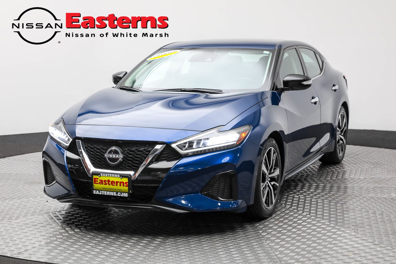 2023 Nissan Maxima SV's photo