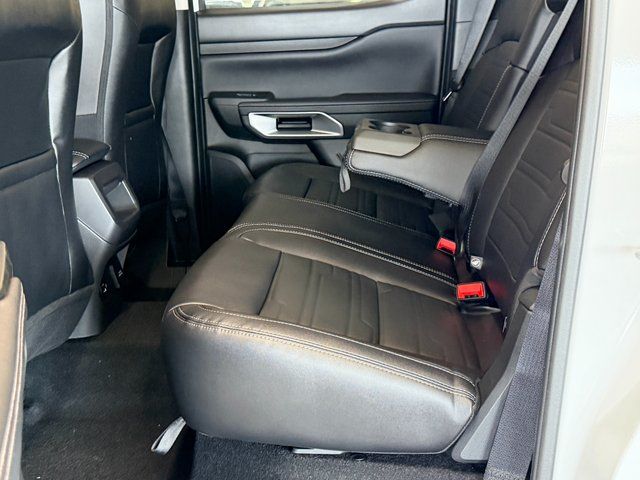 New 2025 Oxford White Ford Lariat image 17
