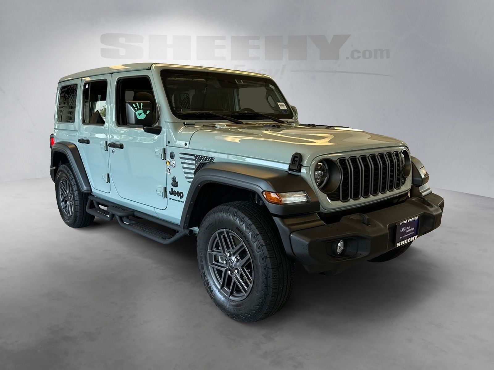 Used 2024 Earl Clearcoat Jeep Sport S image 2