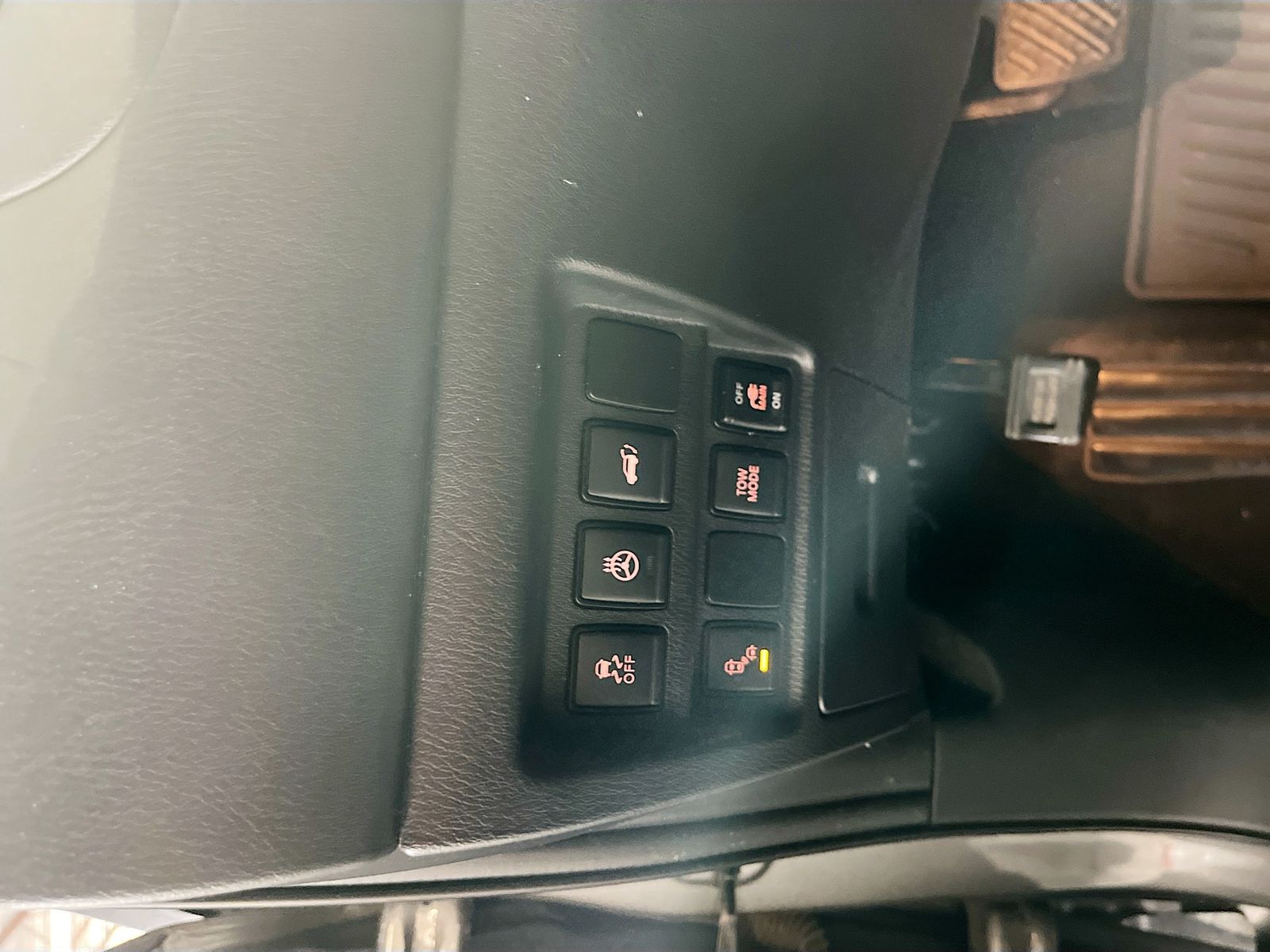 Used 2020 Gray Nissan SL image 10