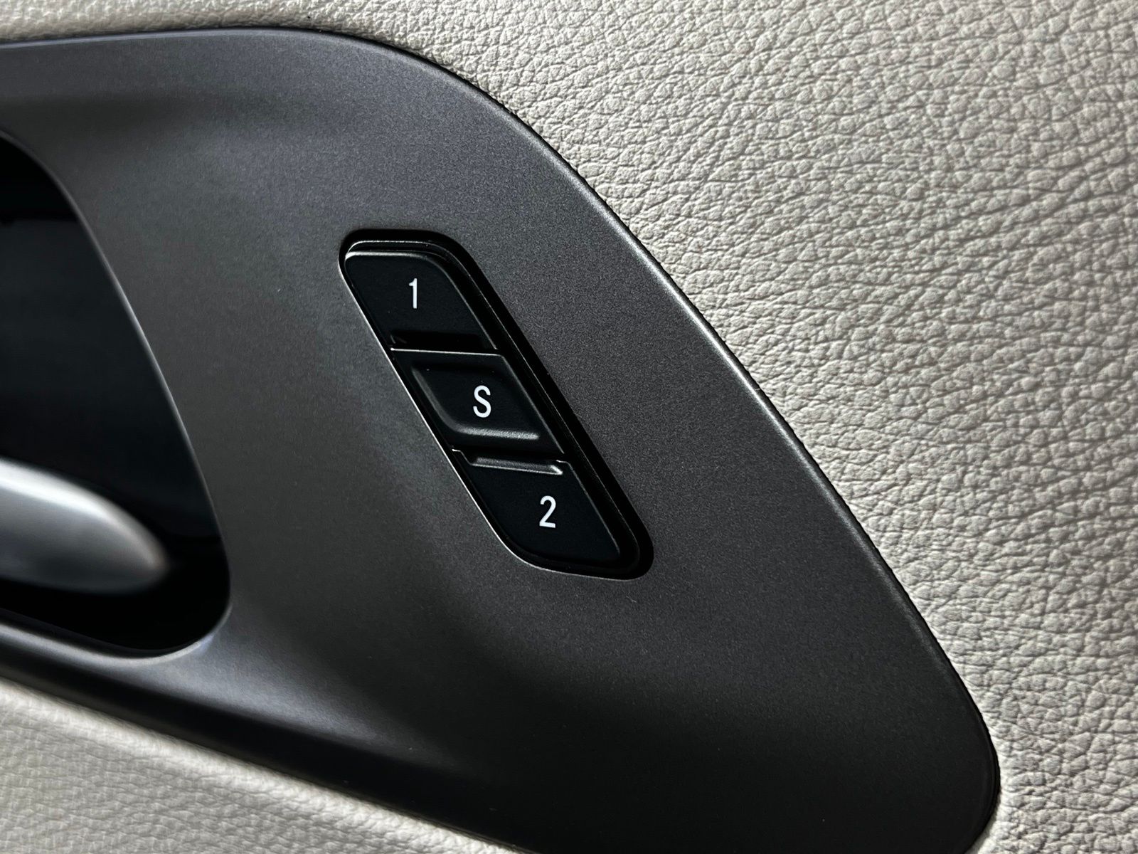 Thumbnail: 2024 Chrysler Pacifica - 15