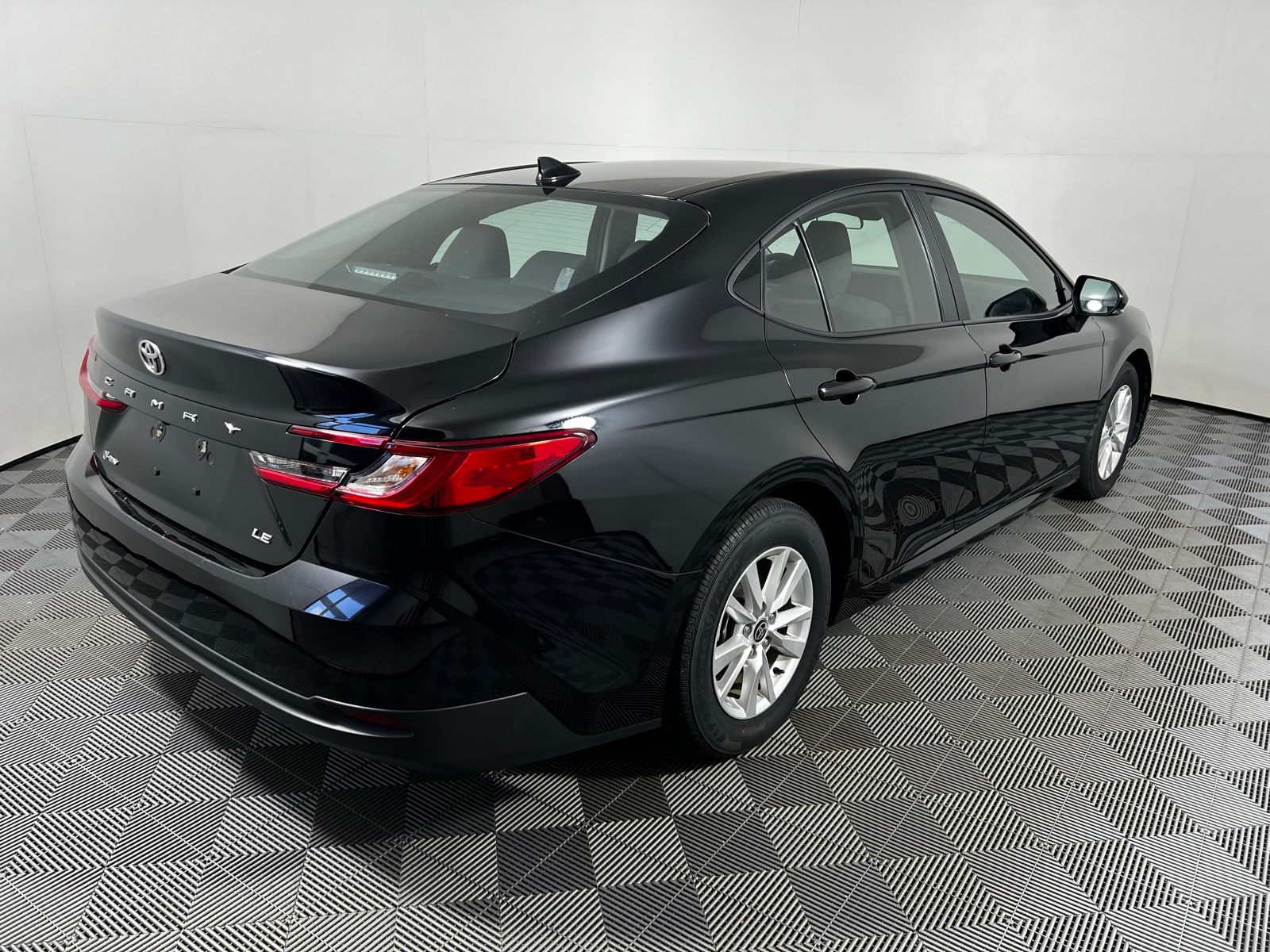 Thumbnail: 2025 Toyota Camry - 5