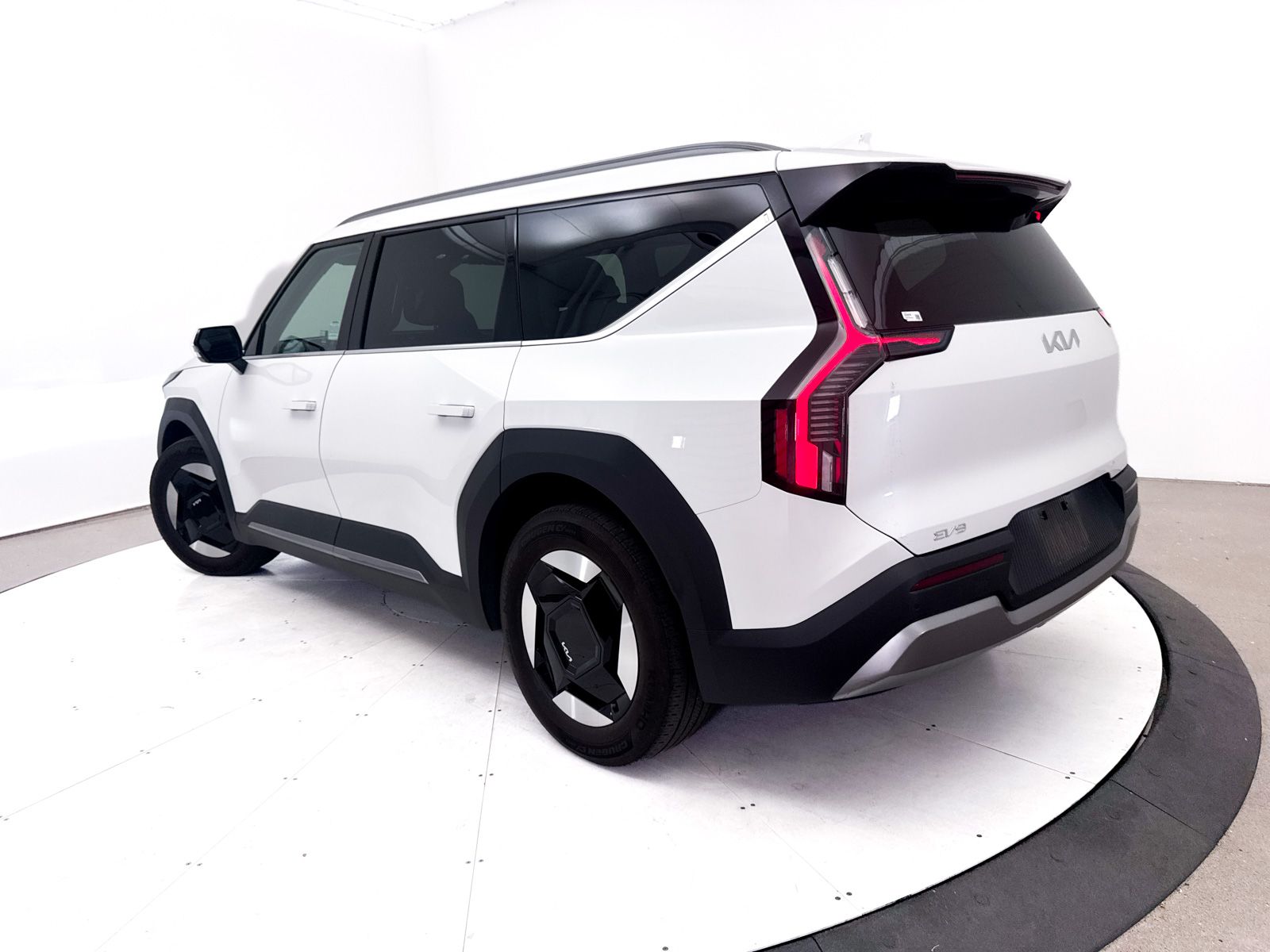 Certified 2024 Kia EV9 Wind with VIN KNDAFFS58R6038150 for sale in Scottsdale, AZ