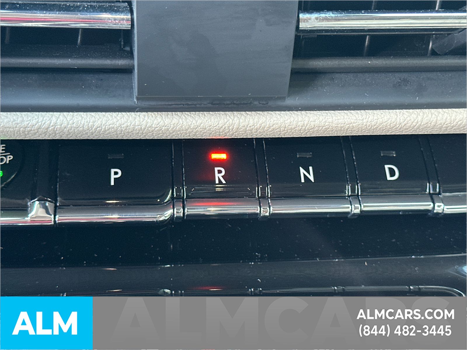 Used 2025 White Lincoln Grand Touring image 36