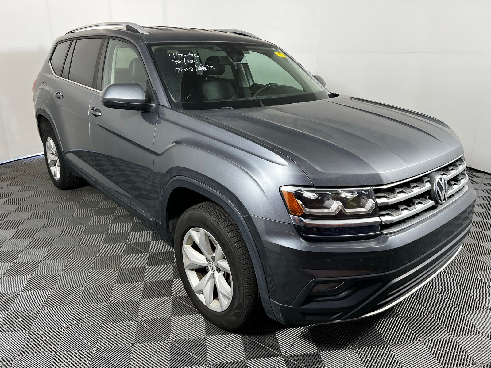 Thumbnail: 2018 Volkswagen Atlas - 3