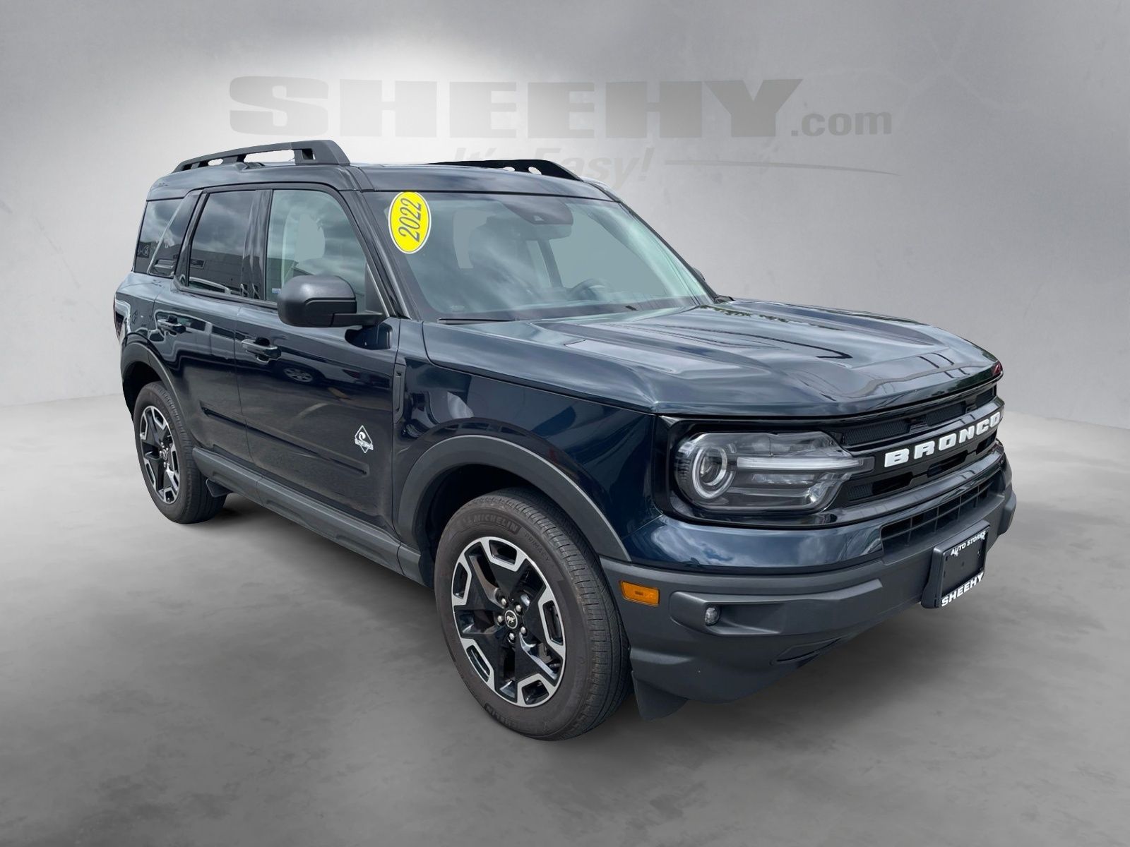 Certified Used 2022 Alto Blue Metallic Tinted Clearcoat Ford Outer Banks image 2
