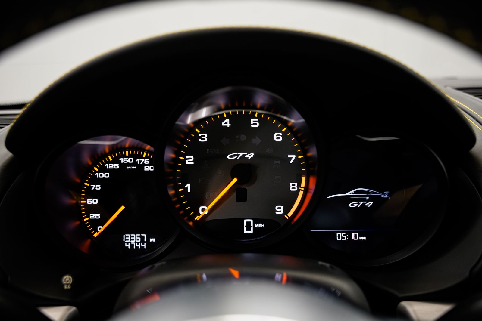 2016 Porsche Cayman GT4 — photo 11