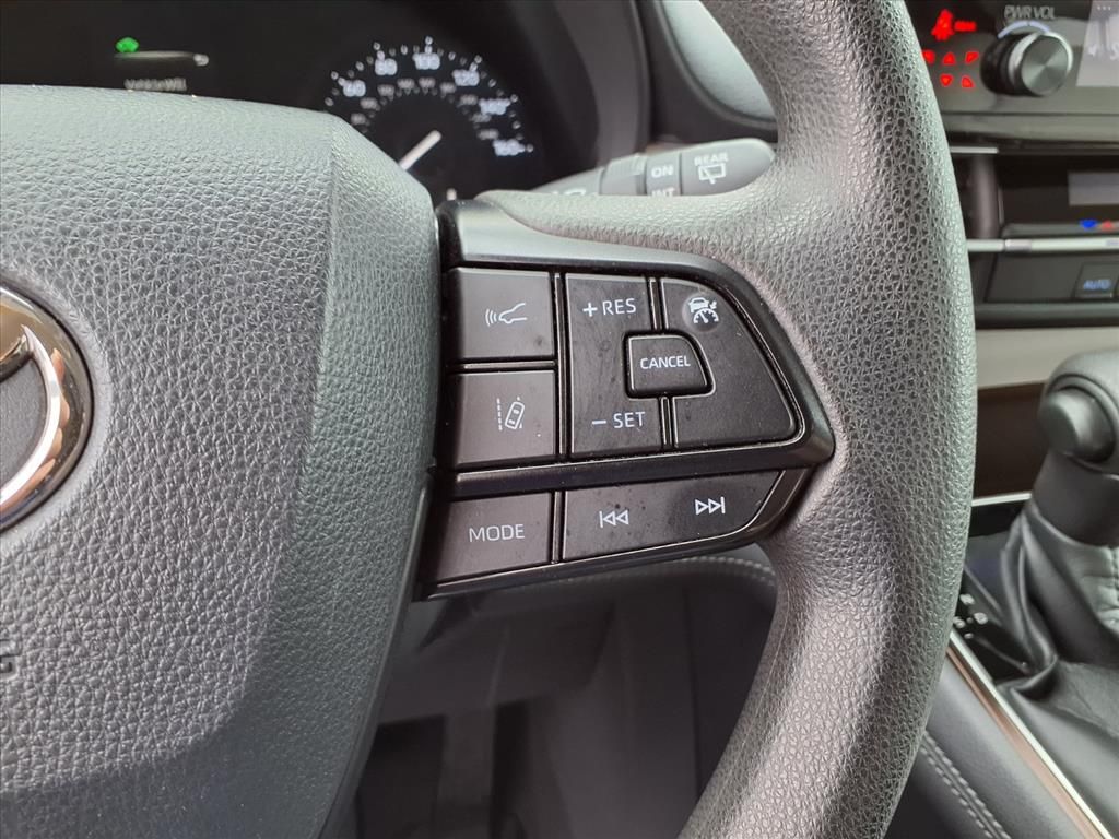 2022 Toyota Sienna LE White at AutoSavvy Houston Southwest