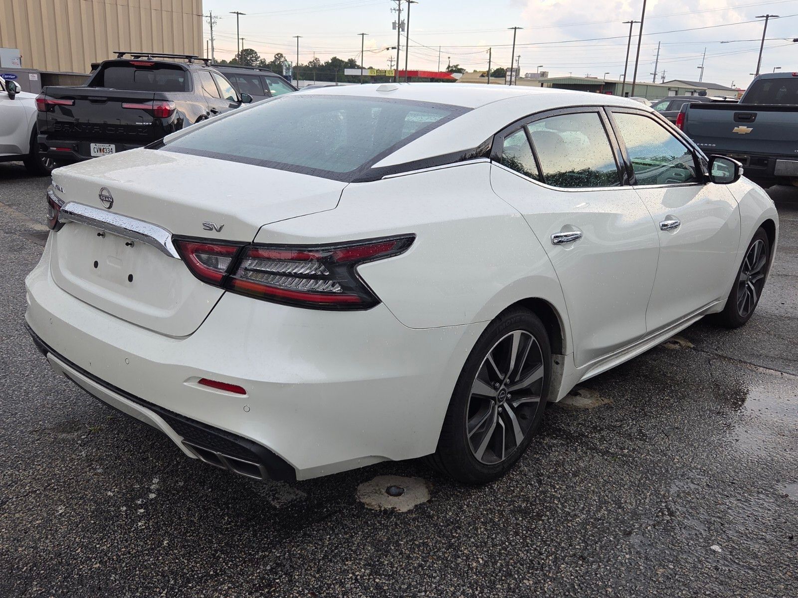 Used 2023 White Nissan SV image 7