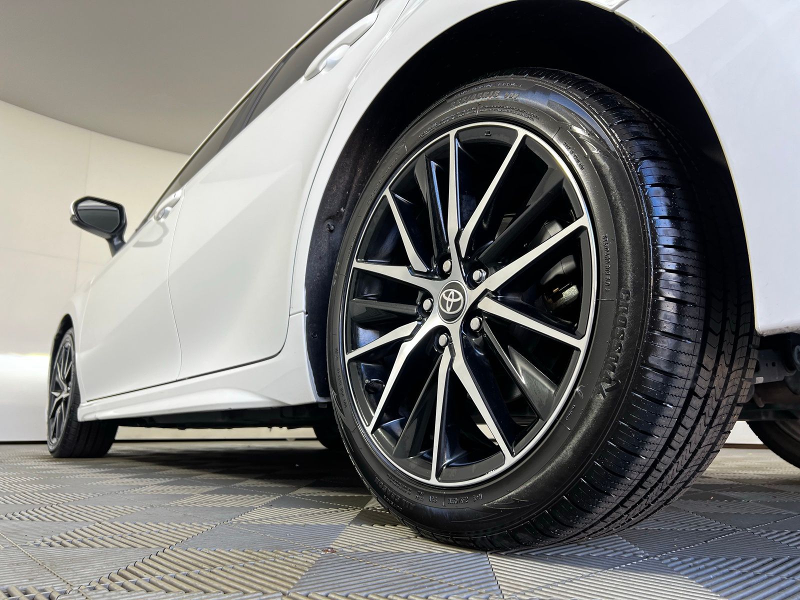 Thumbnail: 2024 Toyota Camry - 24